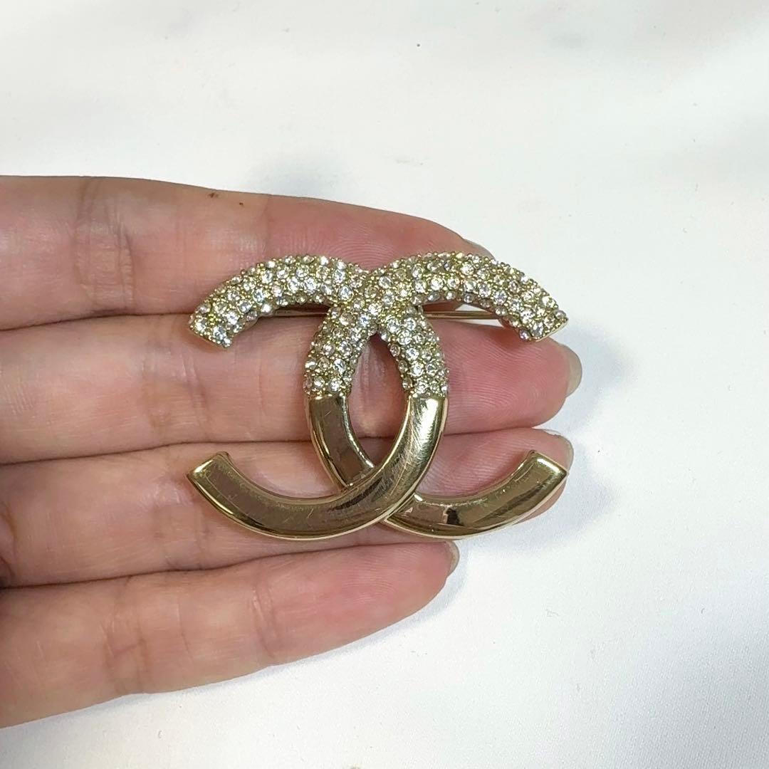CHANEL ゴールド ブローチ ココマーク　ロゴ　ラインストーン