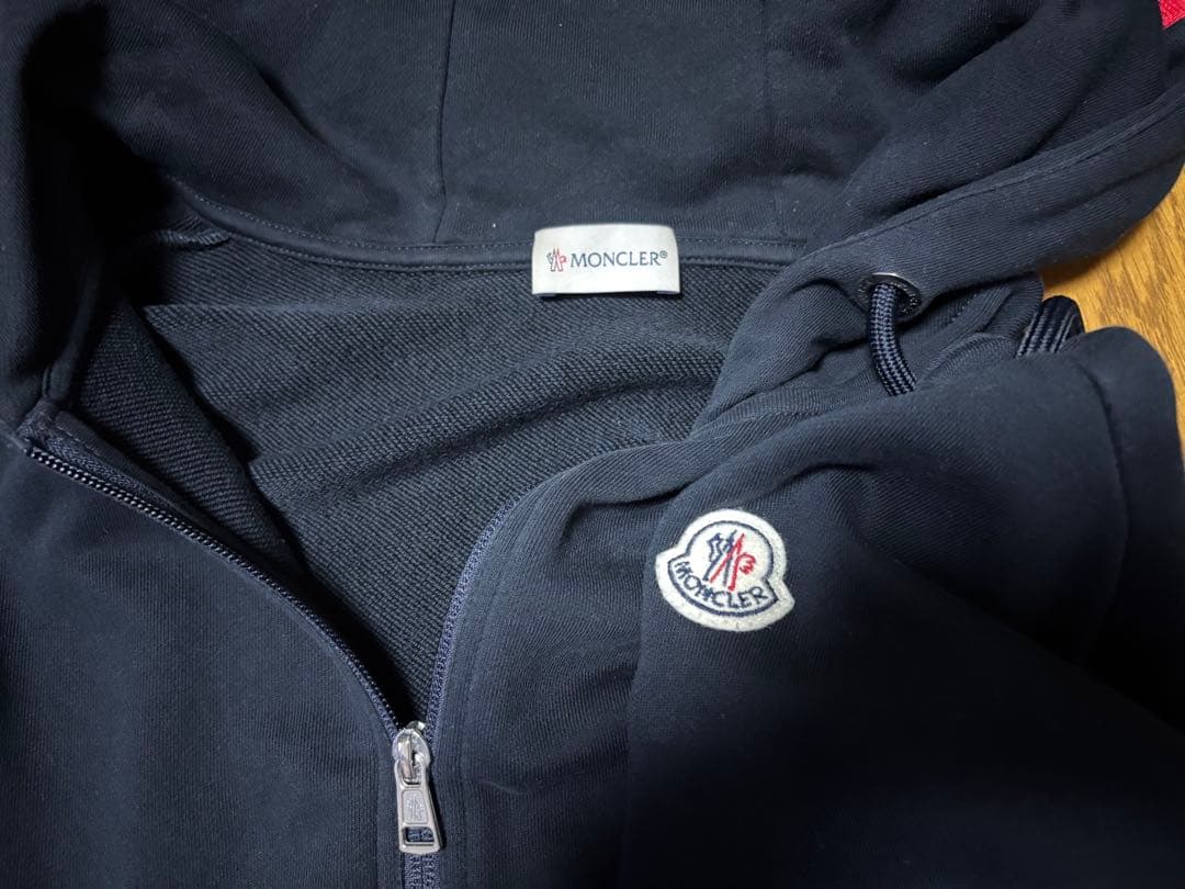 MONCLER フード付きパーカー