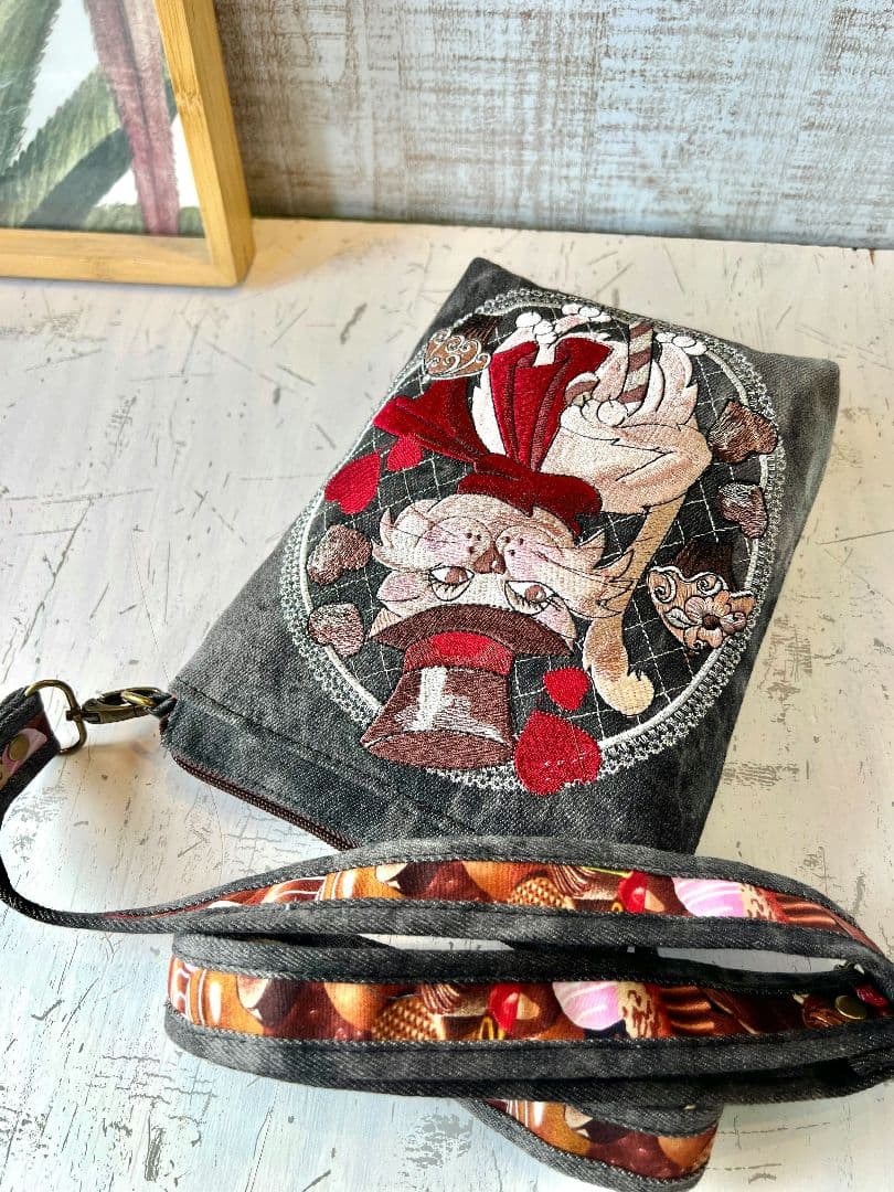 ロラライハリス♡ブラックWデニム♡刺繍のサコッシュ♡ポシェット♡