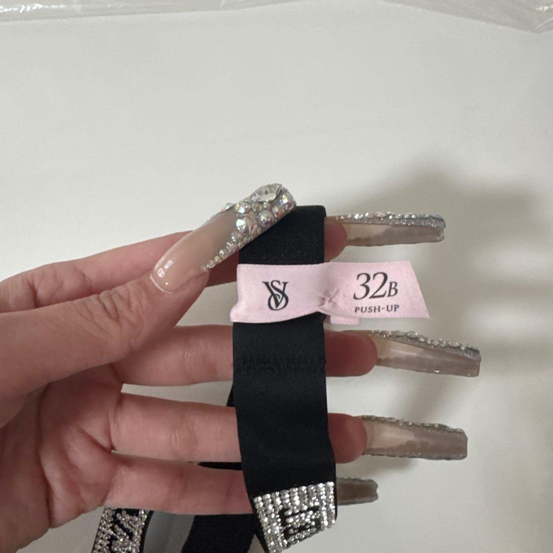 Victoria's Secret ラインストーン ブラジャー　黒