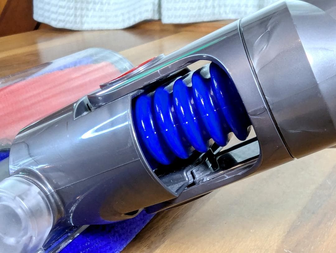 【メンテナンス済み】ダイソンコードレス掃除機 DC74　A1668