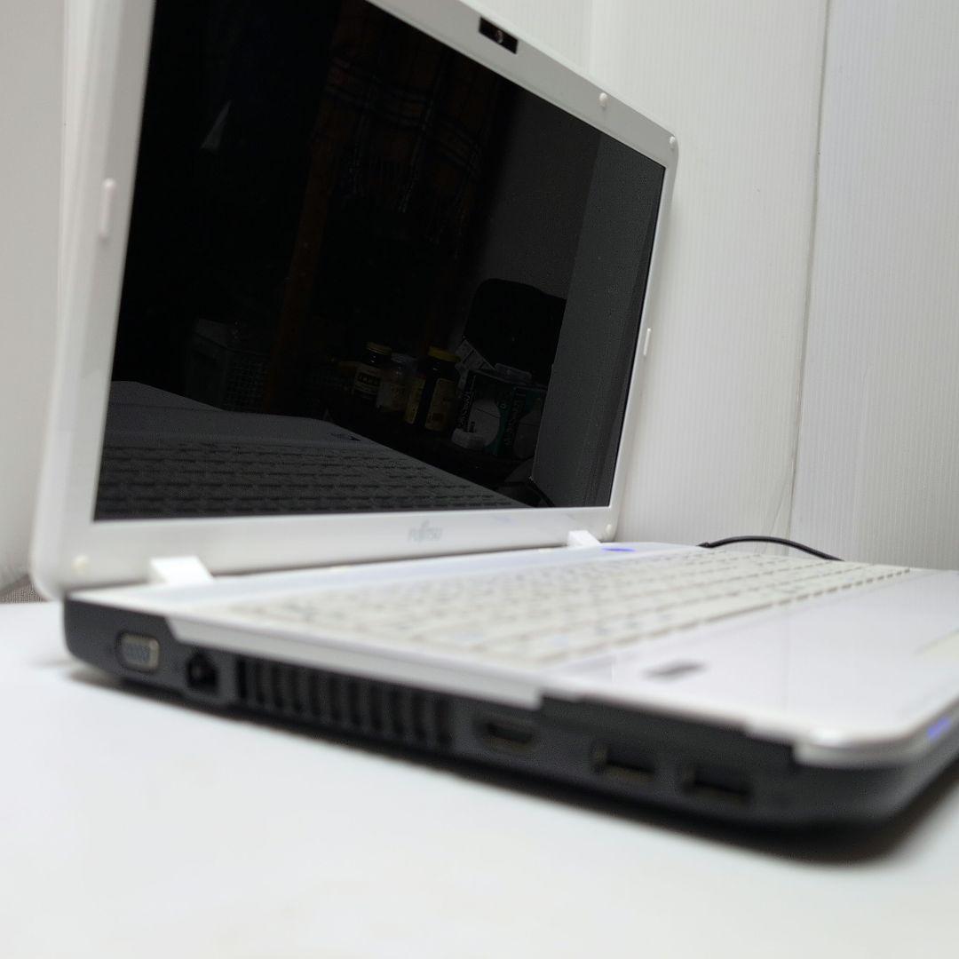 ノートパソコンSSDカメラ付き