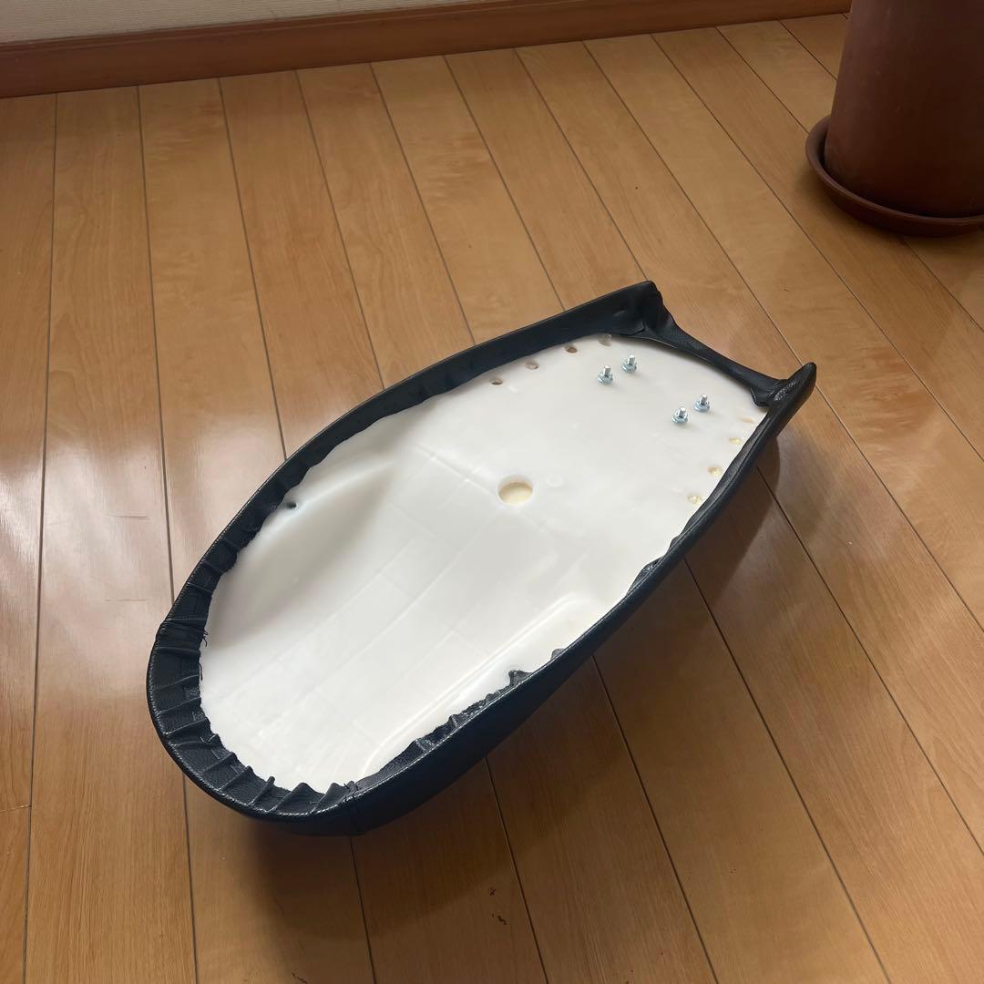 【美品】sr400 シート BRATSTYLE風 vmx