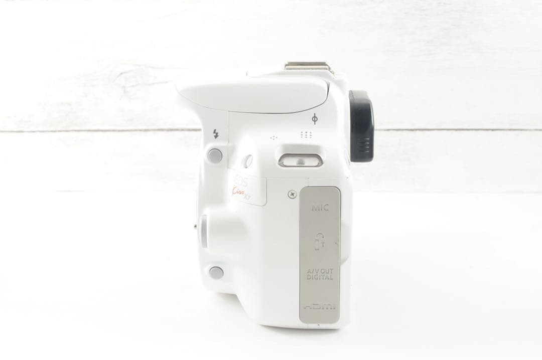 ❤️人気ホワイト❤️スマホ転送❤️Canon kiss X7