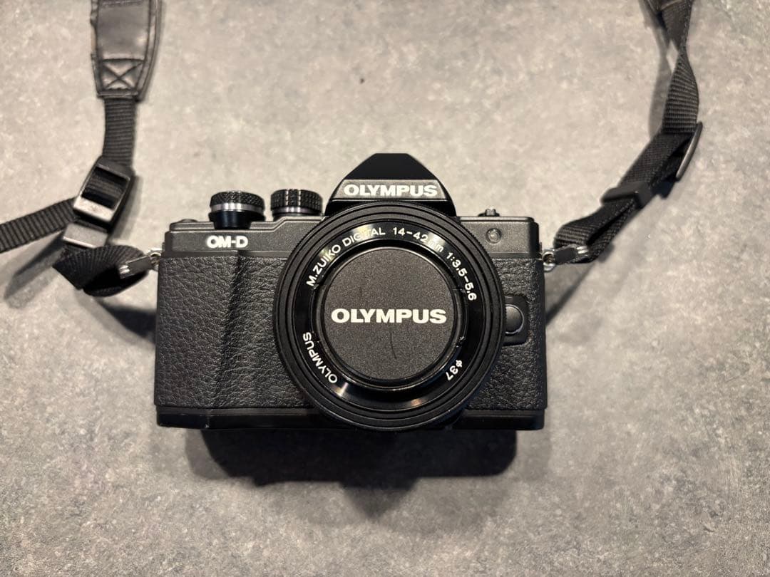 OLYMPUS OM-D ミラーレスカメラ 14-42mmレンズ付