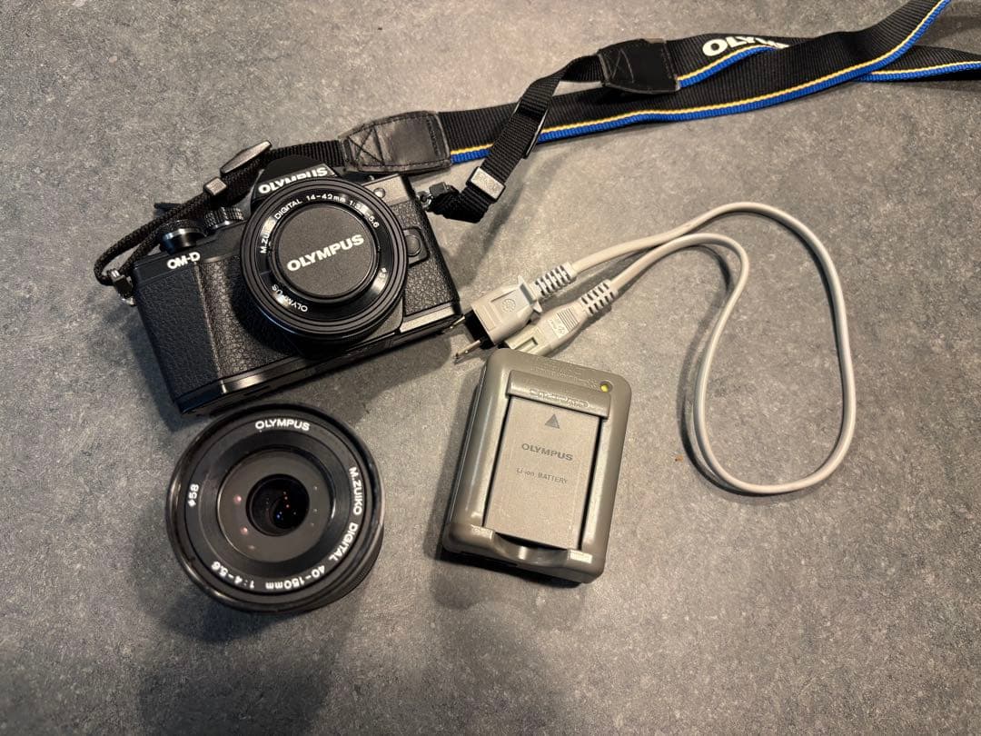 OLYMPUS OM-D ミラーレスカメラ 14-42mmレンズ付