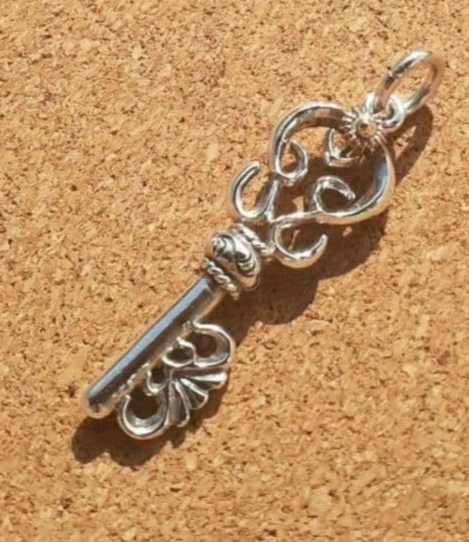 アリゾナフリーダム シルバー☓ k18ネックレストップ キーモチーフ