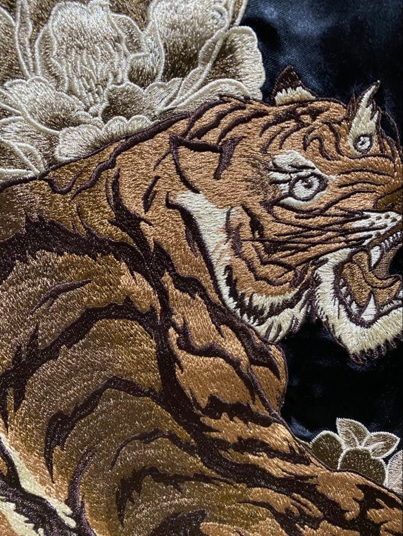 虎と龍刺繍スカジャン　リバーシブル