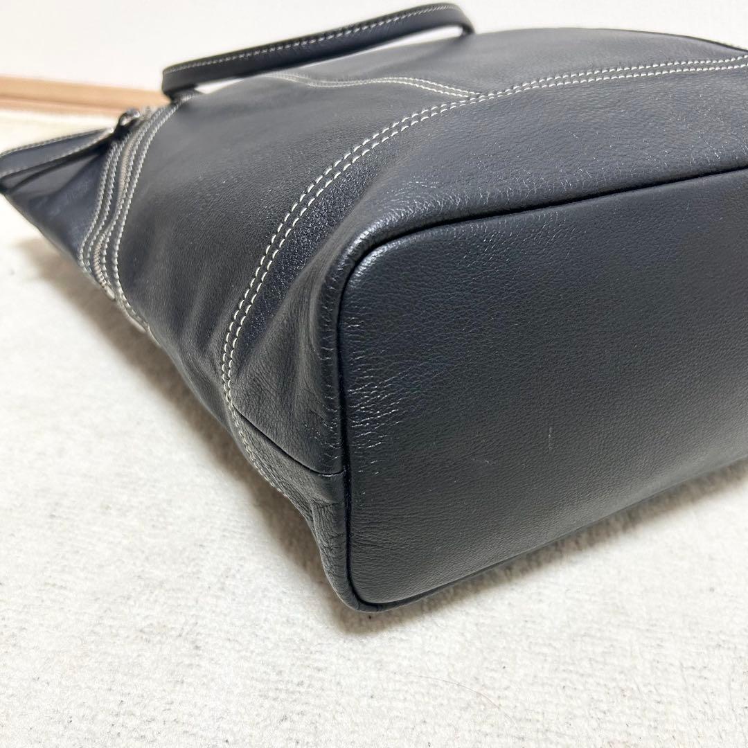 極美品　ロンシャン　オールレザートートバッグ　スタッズ　縦長　肩がけ　A4収納