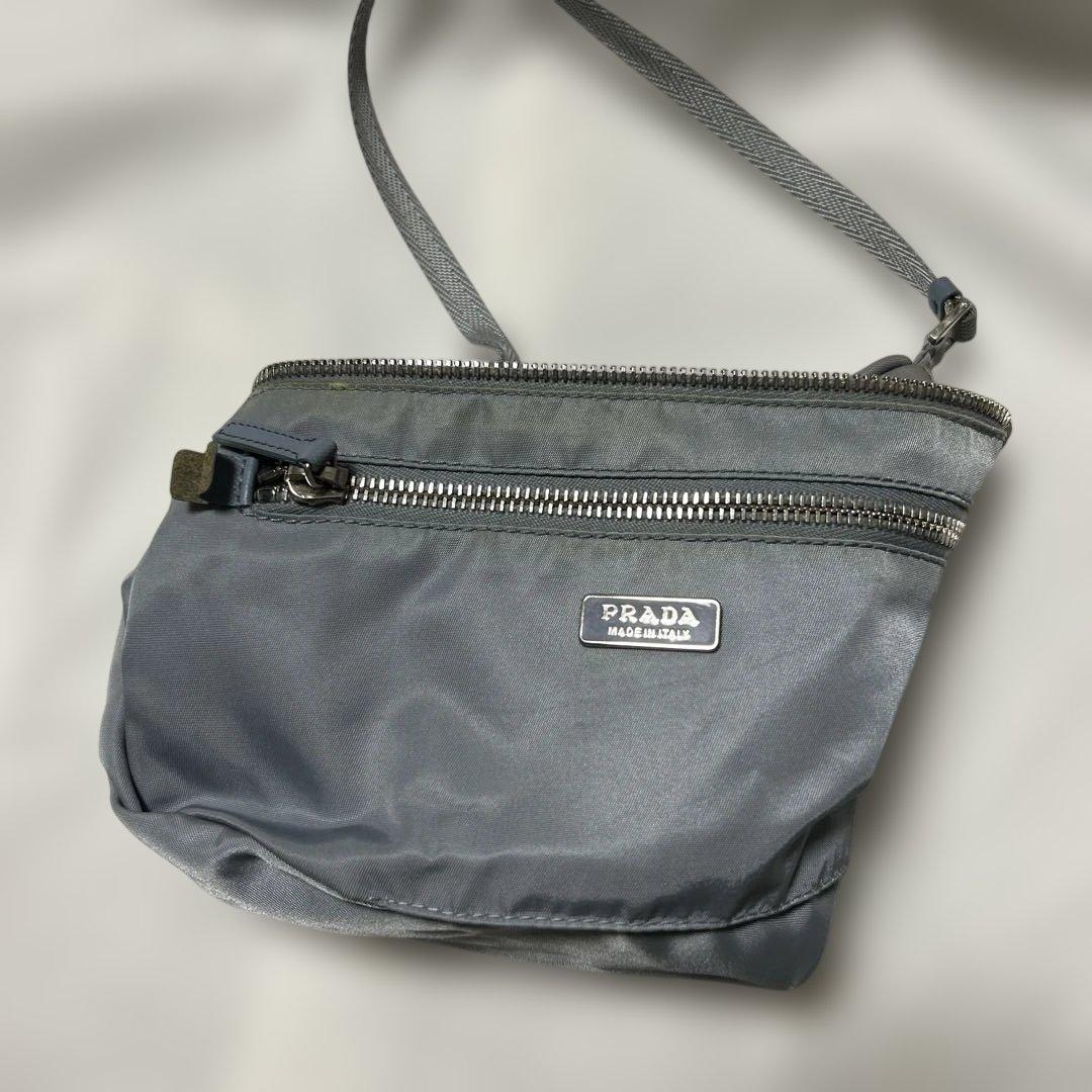 prada アクセサリーポーチ mv633 水色