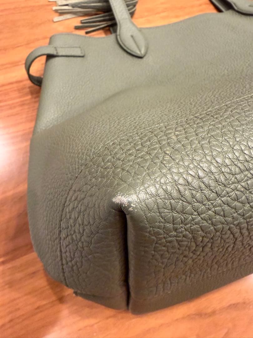 acate レザー トートバッグ タッセル付き