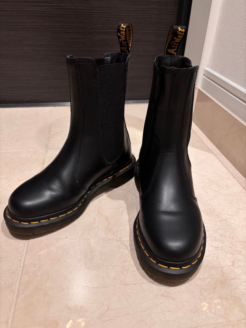Dr. Martens チェルシーブーツ