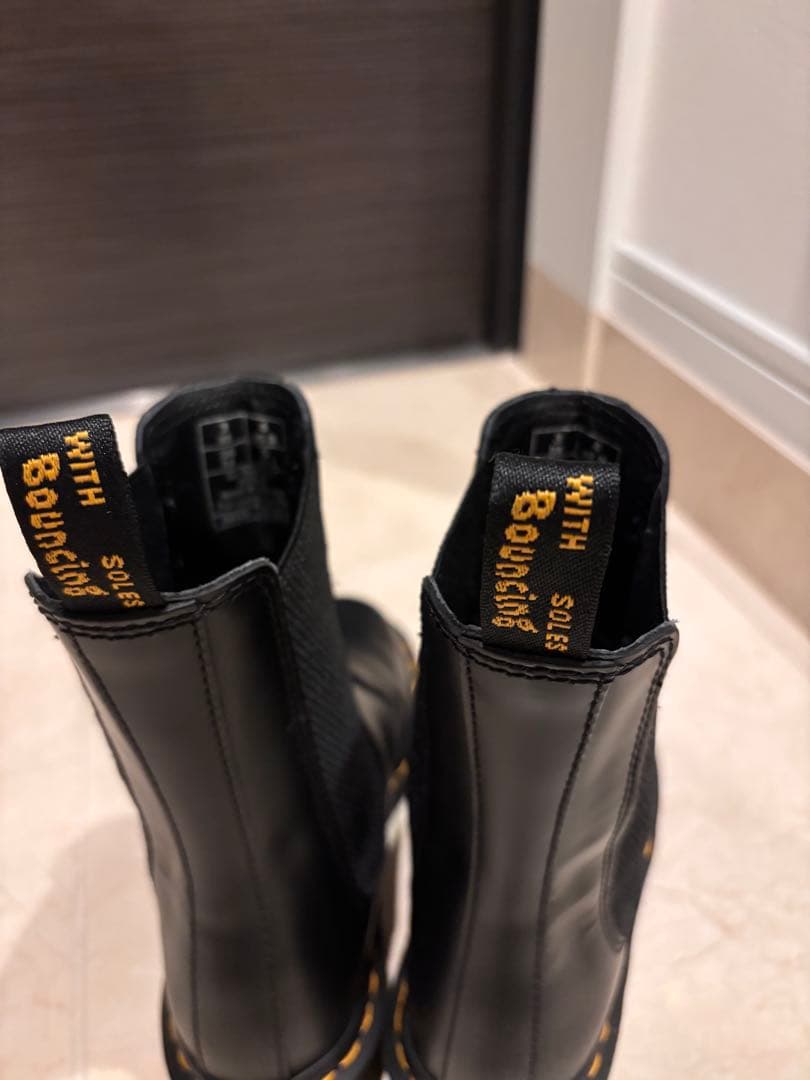 Dr. Martens チェルシーブーツ