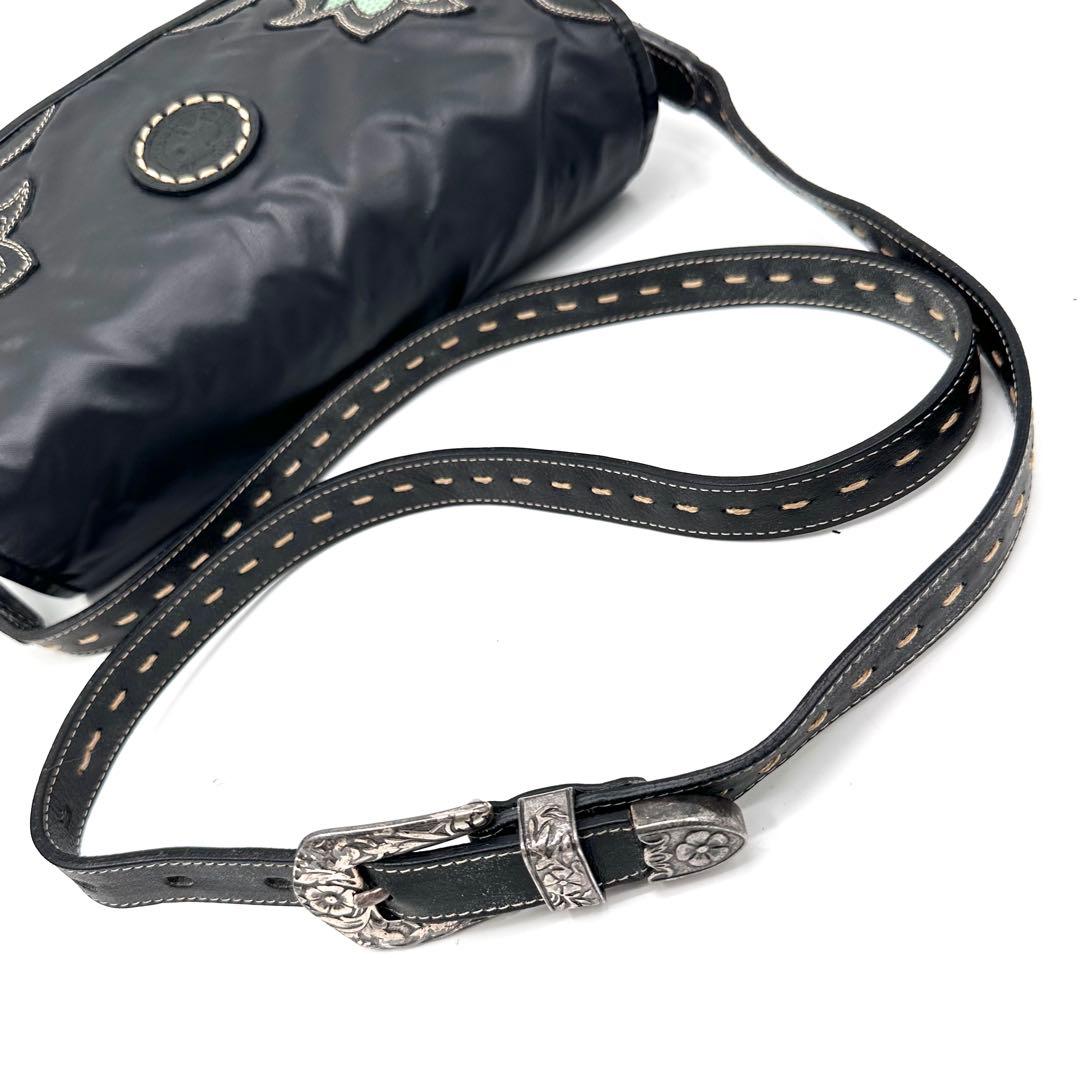 希少✨ハンティングワールド　ショルダーバッグ　コンチョ　バチューサー　リザード