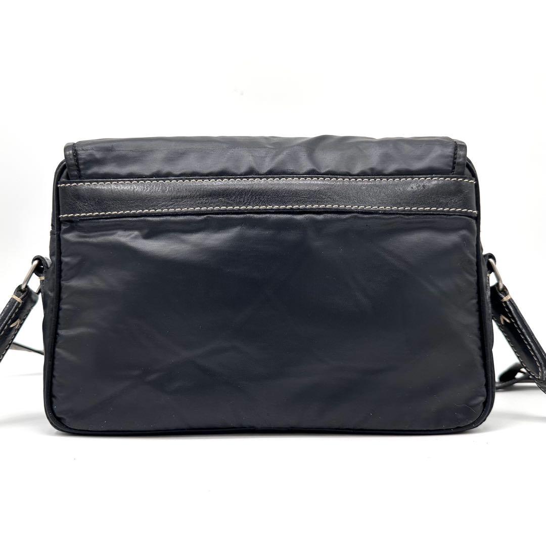 希少✨ハンティングワールド　ショルダーバッグ　コンチョ　バチューサー　リザード