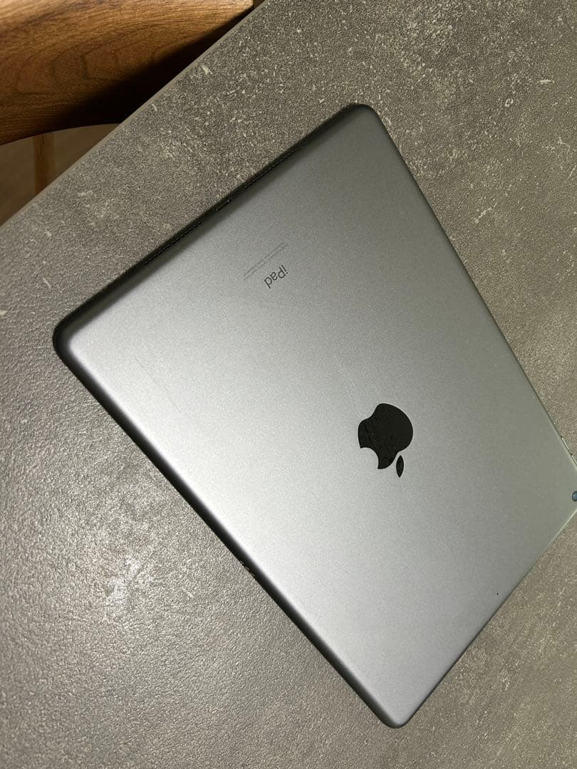 Apple iPad 9世代256GB スペースグレー