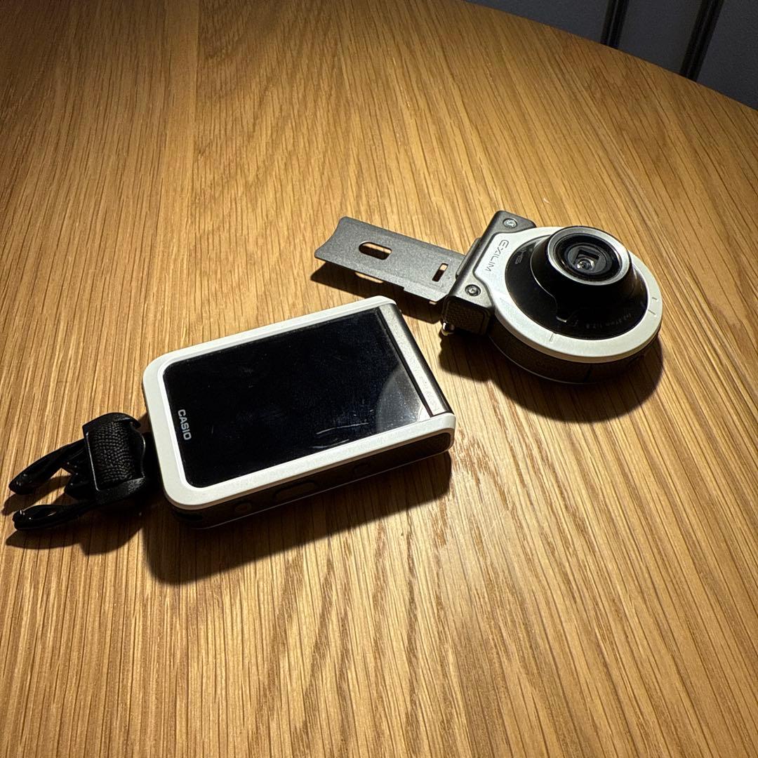CASIO EXILIM 折りたたみ式デジタルカメラ