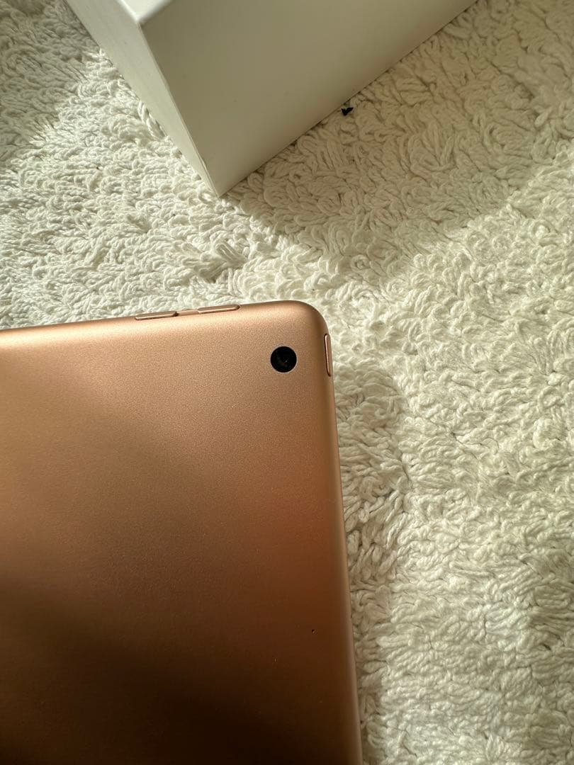 美品【最終セール】純正ケーブル充電iPad 第6世代 32GBWi-Fiゴールド