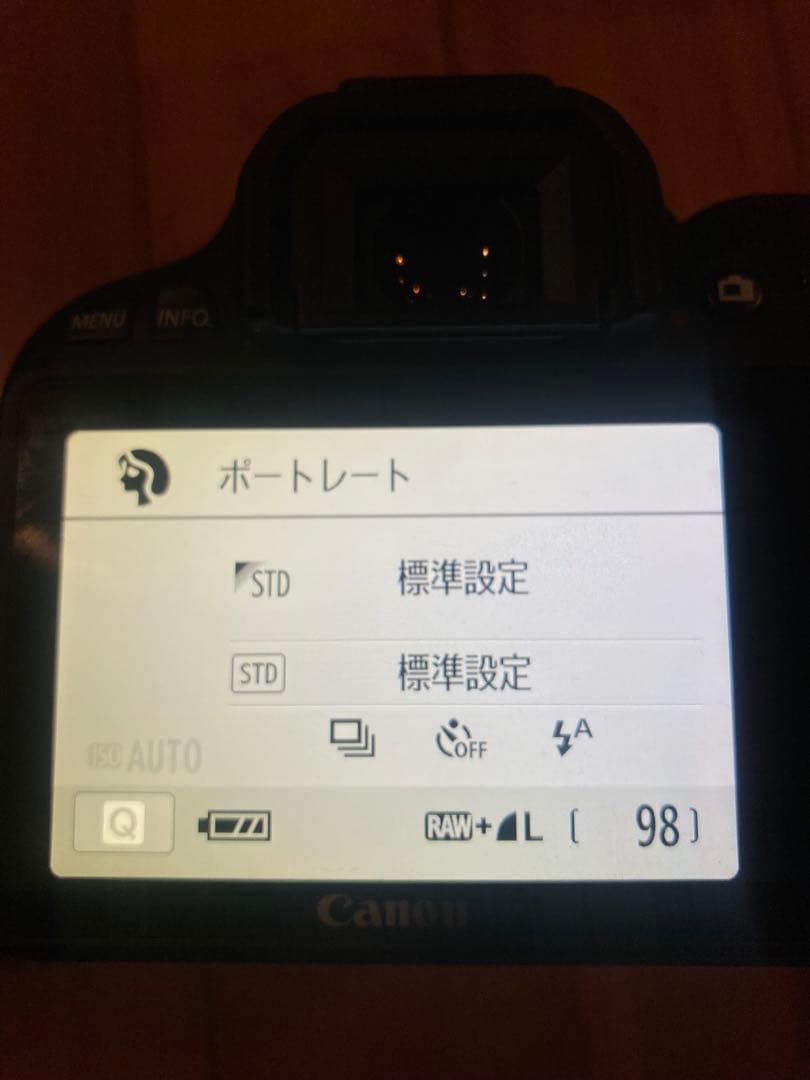 Canon EOS kissＸ7 レンズ4本とストロボ付