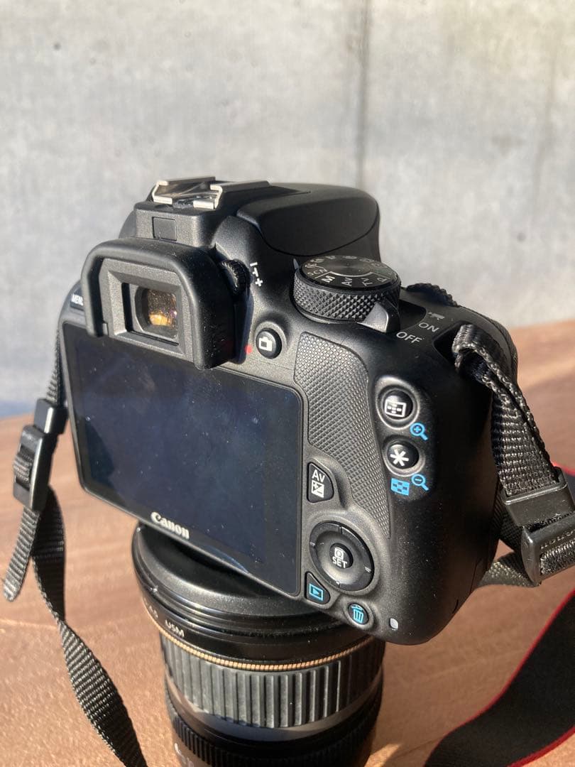 Canon EOS kissＸ7 レンズ4本とストロボ付