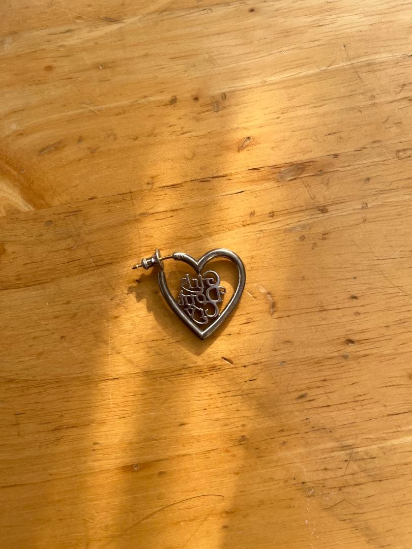 girls don't cry ピアス