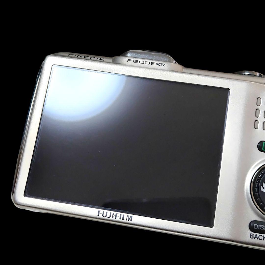 FUJIFILM FinePix F600EXR シャンパンゴールド デジカメ