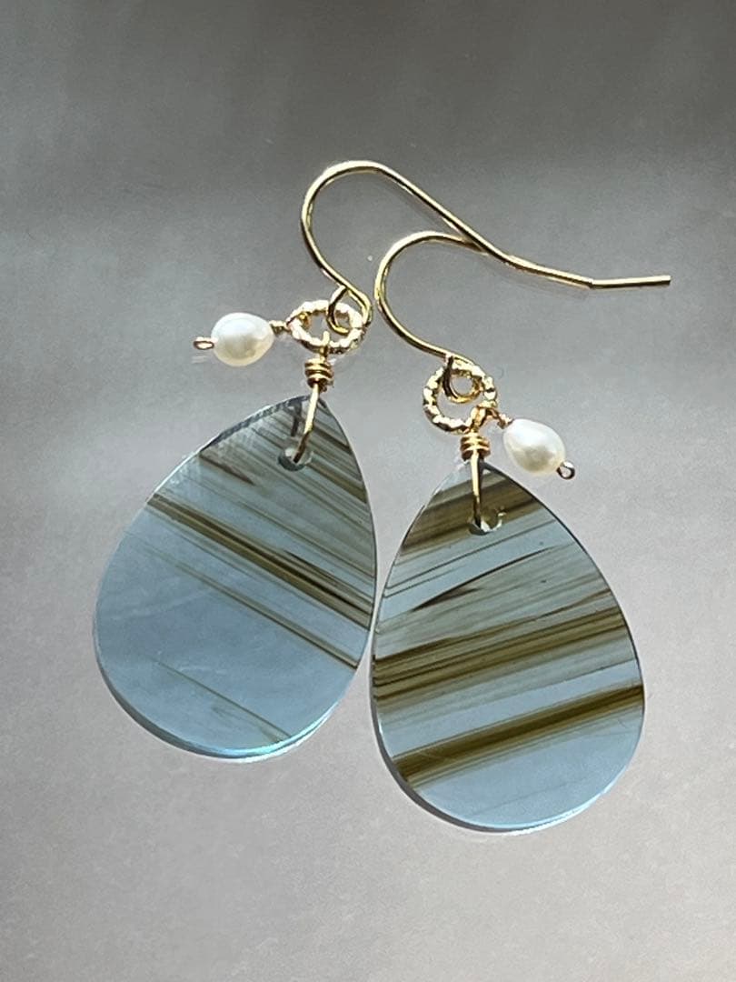 Kaya　14kgf ブルーカルセドニー リーフシェイプ ピアス