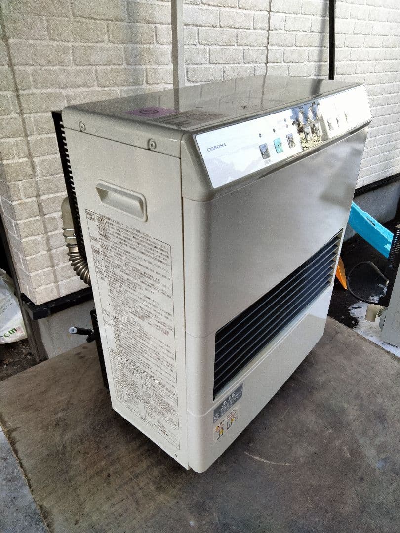 札幌発コロナFF温風石油ストーブ！品番「FF‐4213GS」2013年式中古品⑤