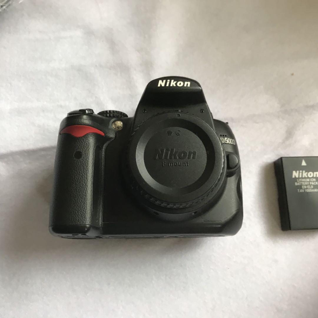 Nikon D5000 ボディ、バッテリー