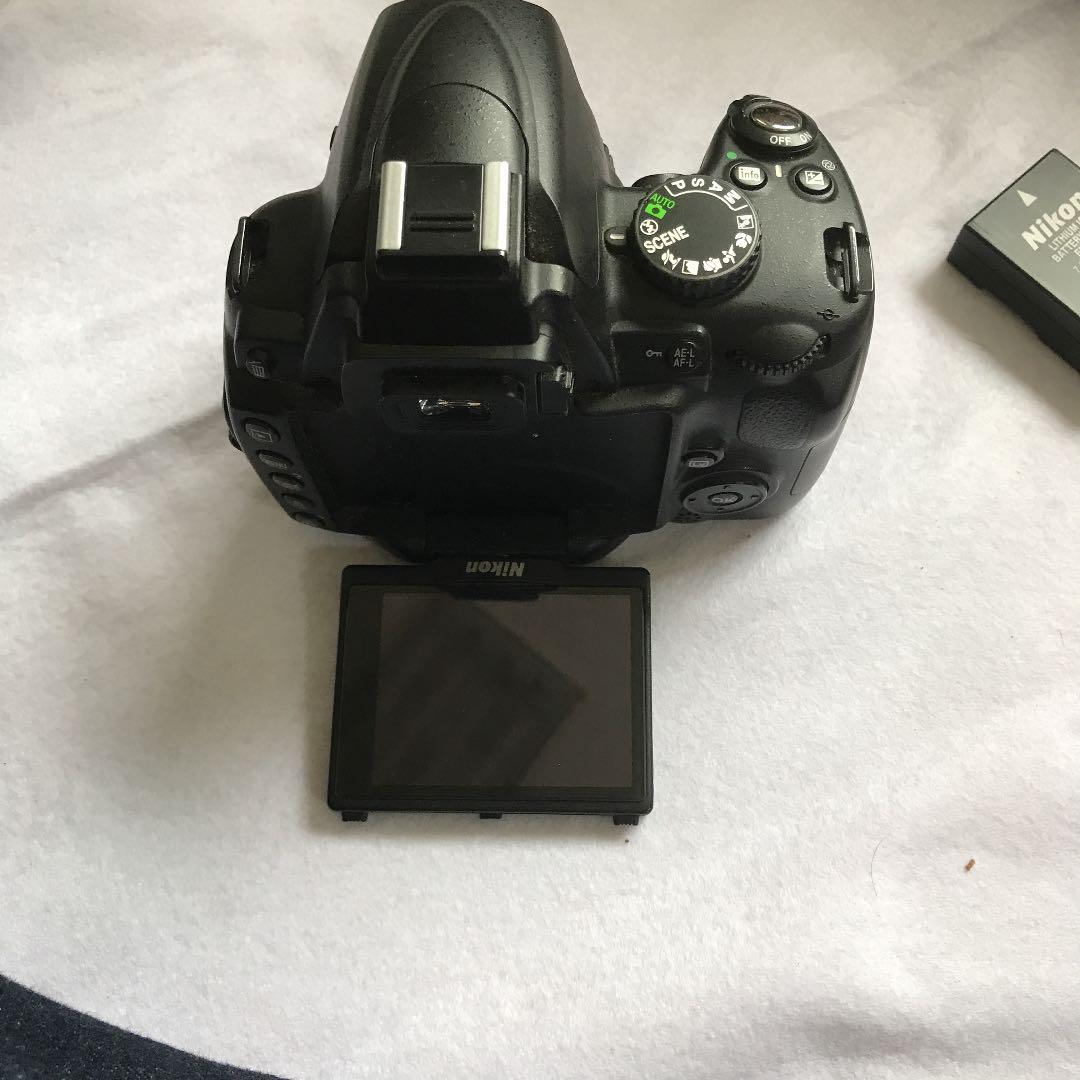Nikon D5000 ボディ、バッテリー