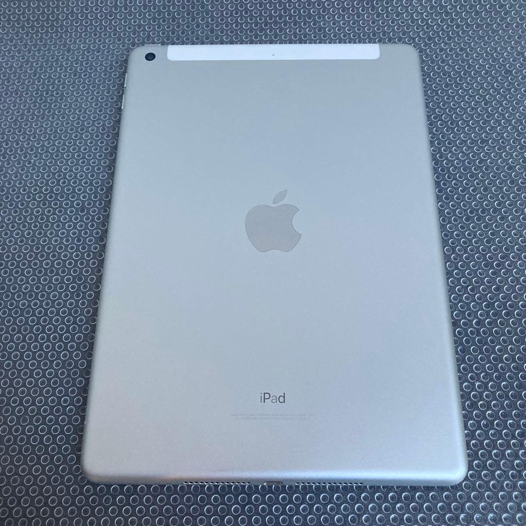 3132 美品☆電池ほぼ新品☆iPad5 第5世代 32GB SIMフリー☆
