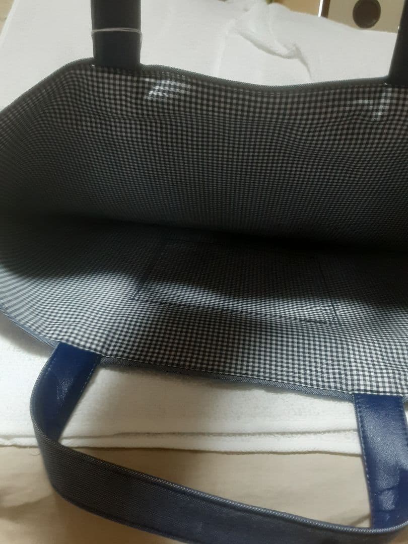 新品タグ付き　ファミリアデニムバック「ケーキはいかが」値引きしました