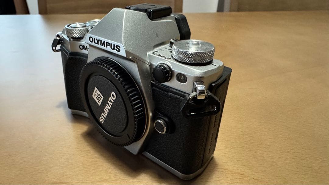 美品OLYMPUS OM-D E-M5 MarkII シルバー本体