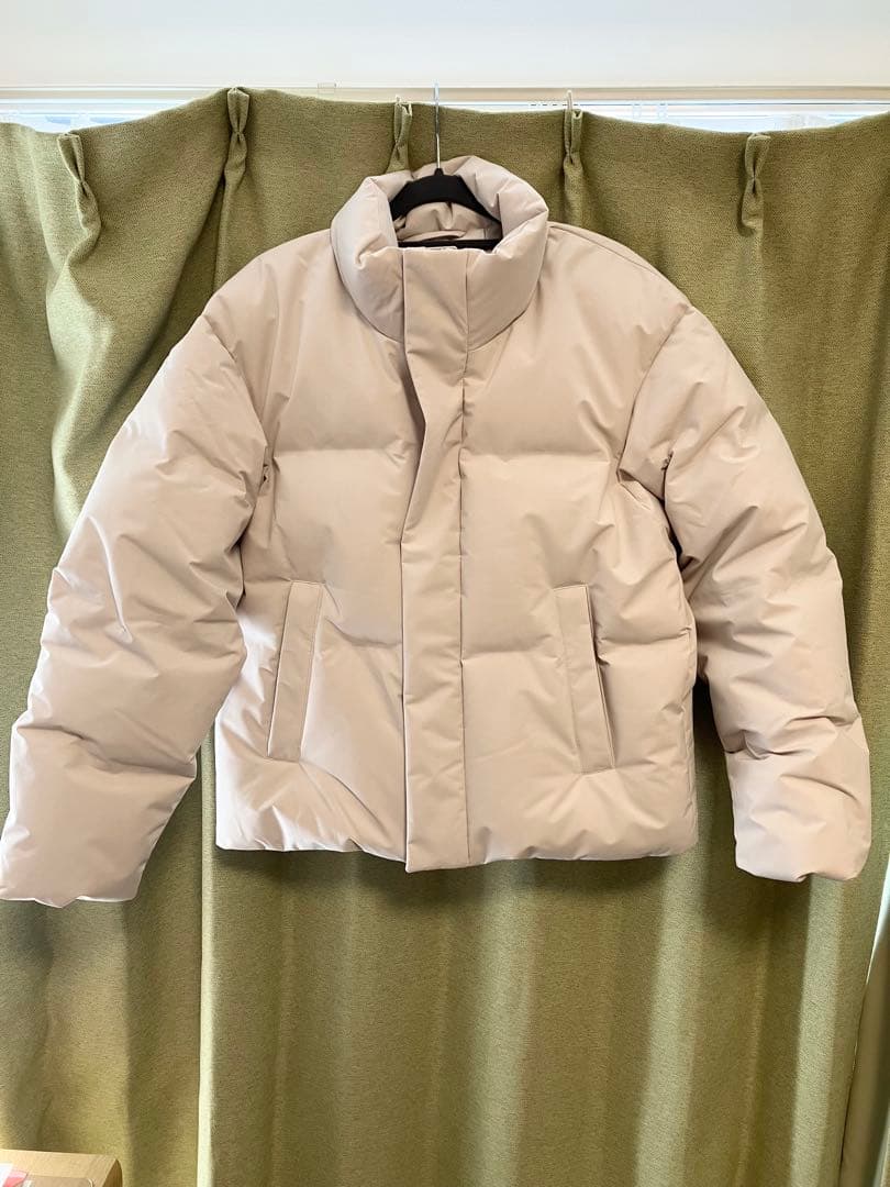 オンライン完売品　ユニクロ　シームレスダウンジャケット XS ナチュラル　白