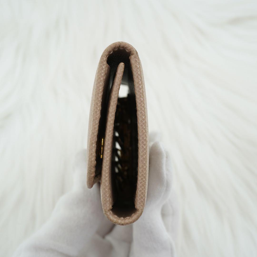 極美品　箱付き　PRADA プラダ　キーケース　サフィアーノ　ベージュ　希少