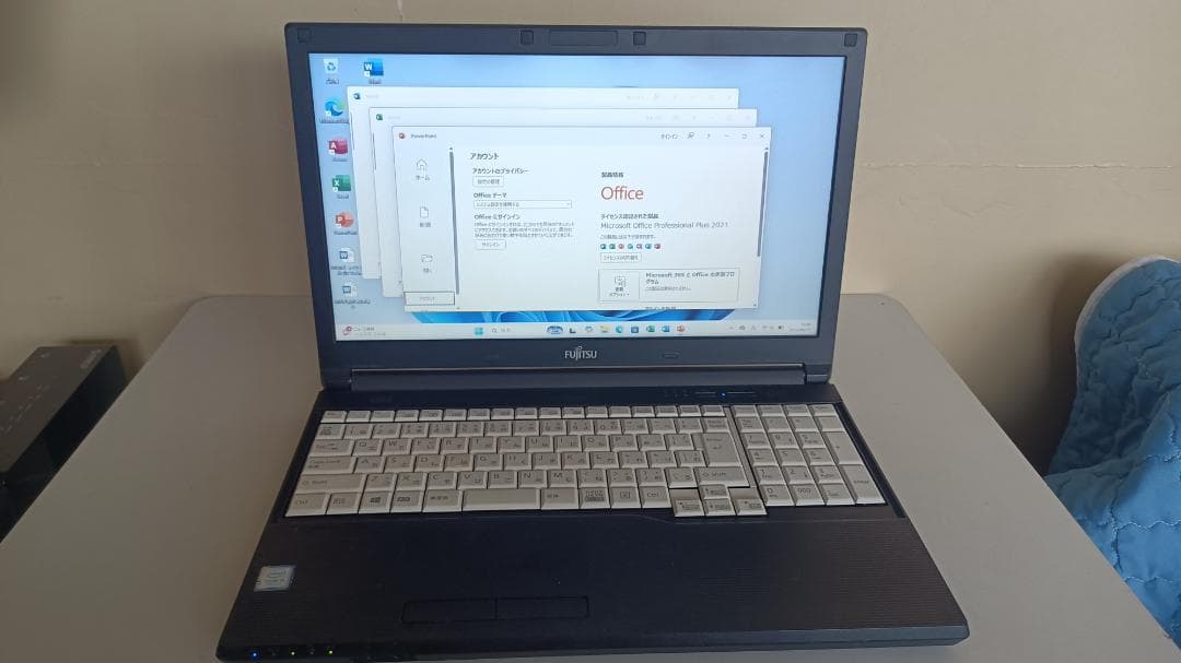 ⭐️ノートパソコンFUJITSU第七世代Core i3 SSD128Gメモリ8G