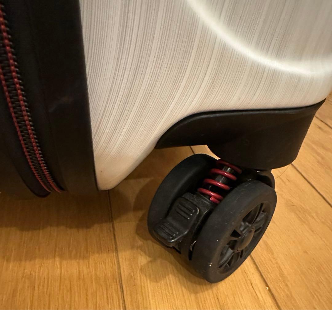 値下げ【極美品】ProevoキャリーケースSS 静音 キャスター ストッパー付き