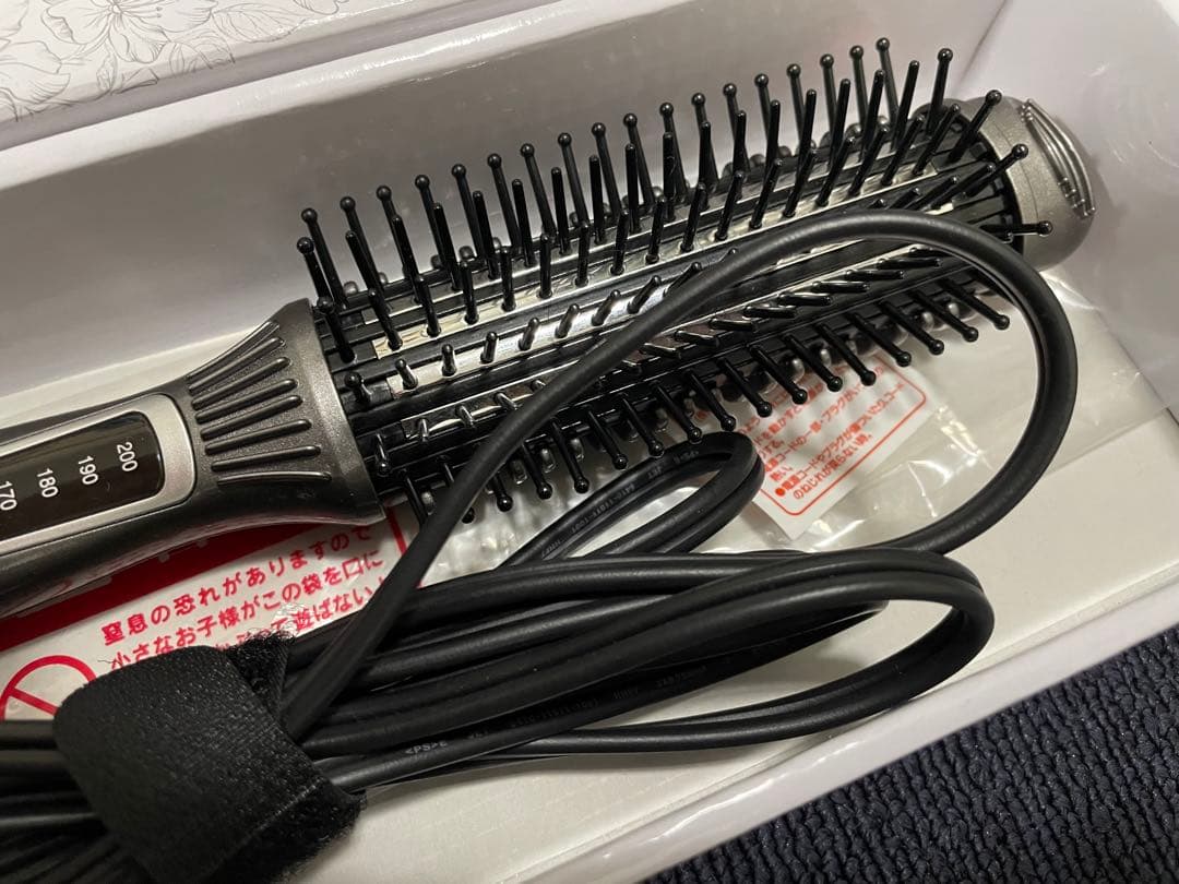 ブラシアイロン　エアリッチ　ヘアアイロン