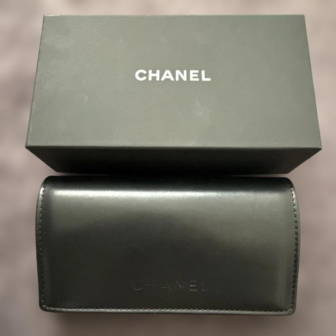 CHANEL サングラス スタッズ　グレー