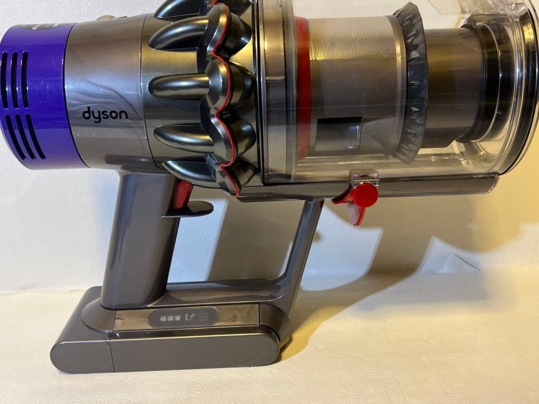 動作品ダイソンコードレス掃除機 dyson sv12 V10 Q8