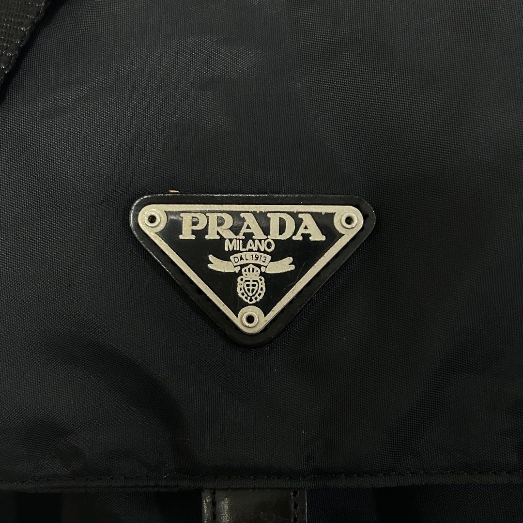 プラダ PRADA ナイロン ショルダーバッグ 三角ロゴプレート ブラック
