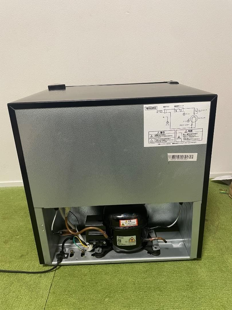 美品 冷蔵庫 2022年製 46Lブラック PRC-B051D-B