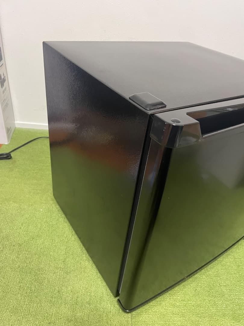 美品 冷蔵庫 2022年製 46Lブラック PRC-B051D-B