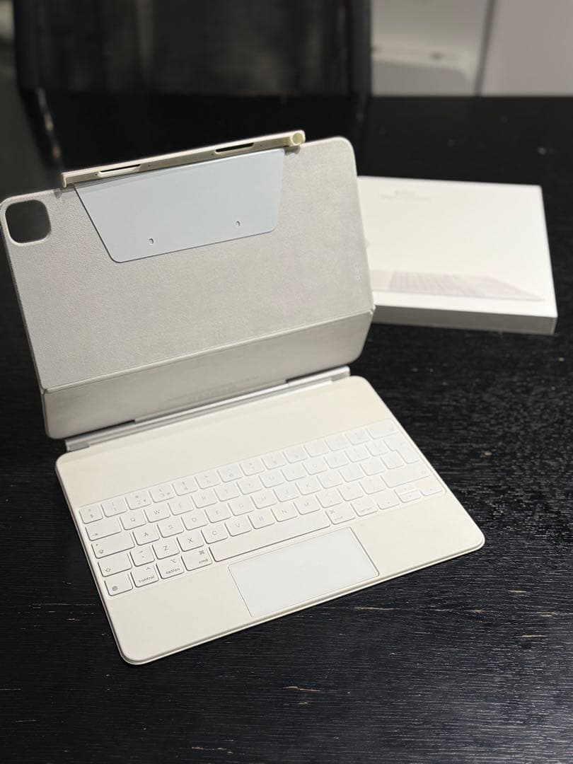 ホワイト キーボードケース UK配列 箱付き