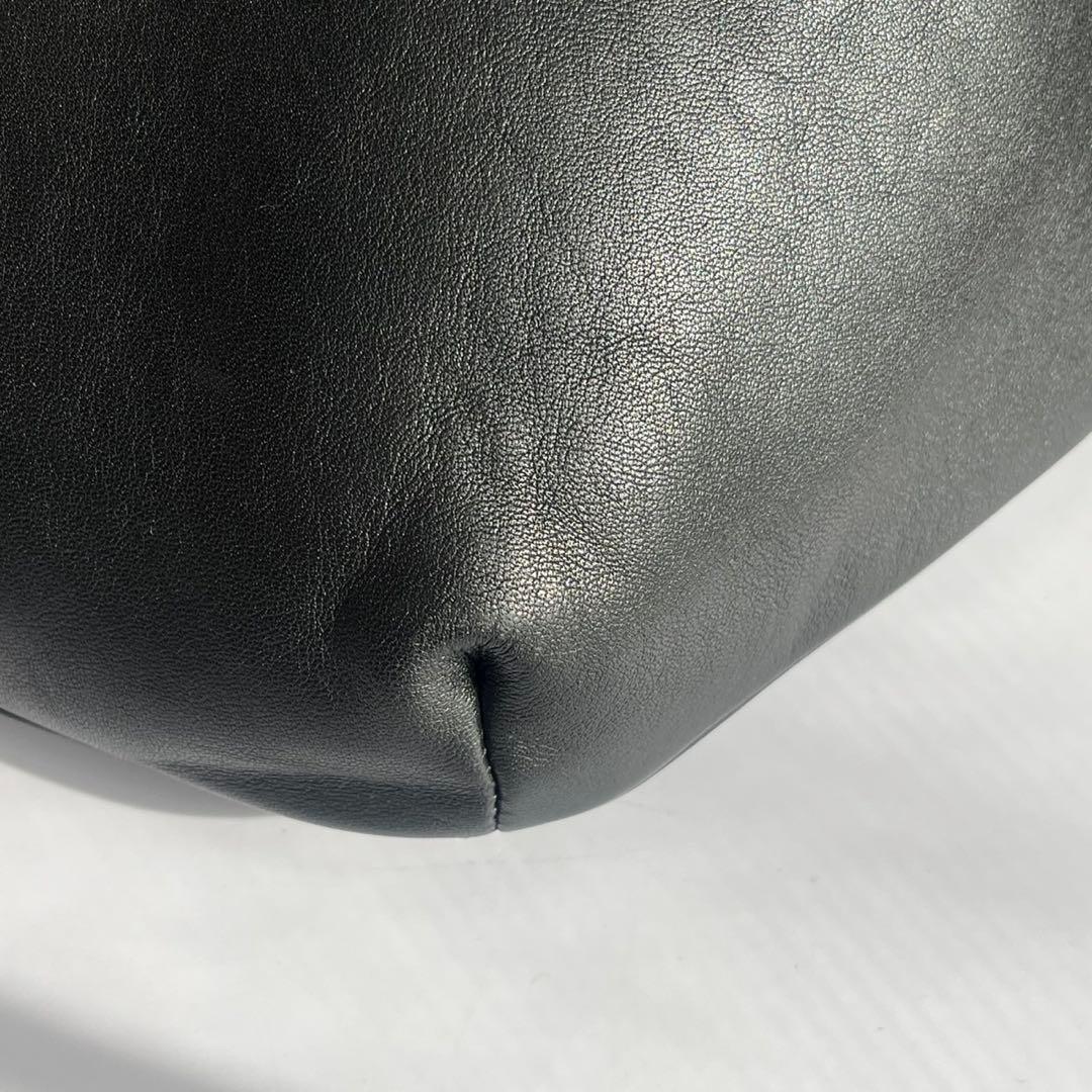 ✨未使用級　近年モデル✨　BALLY バリー　ボディバッグ　ストライプ　黒