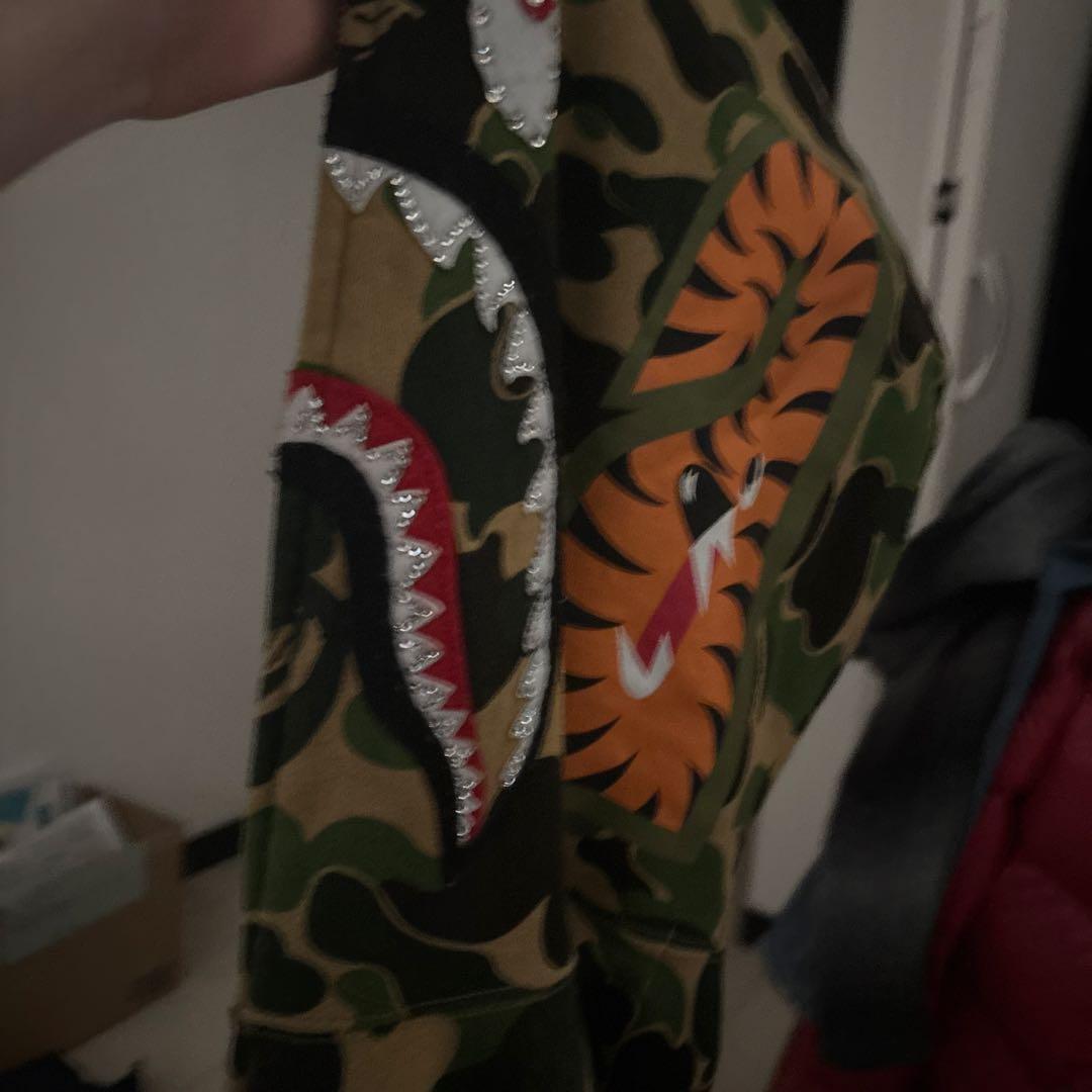 エイプシャークパーカー