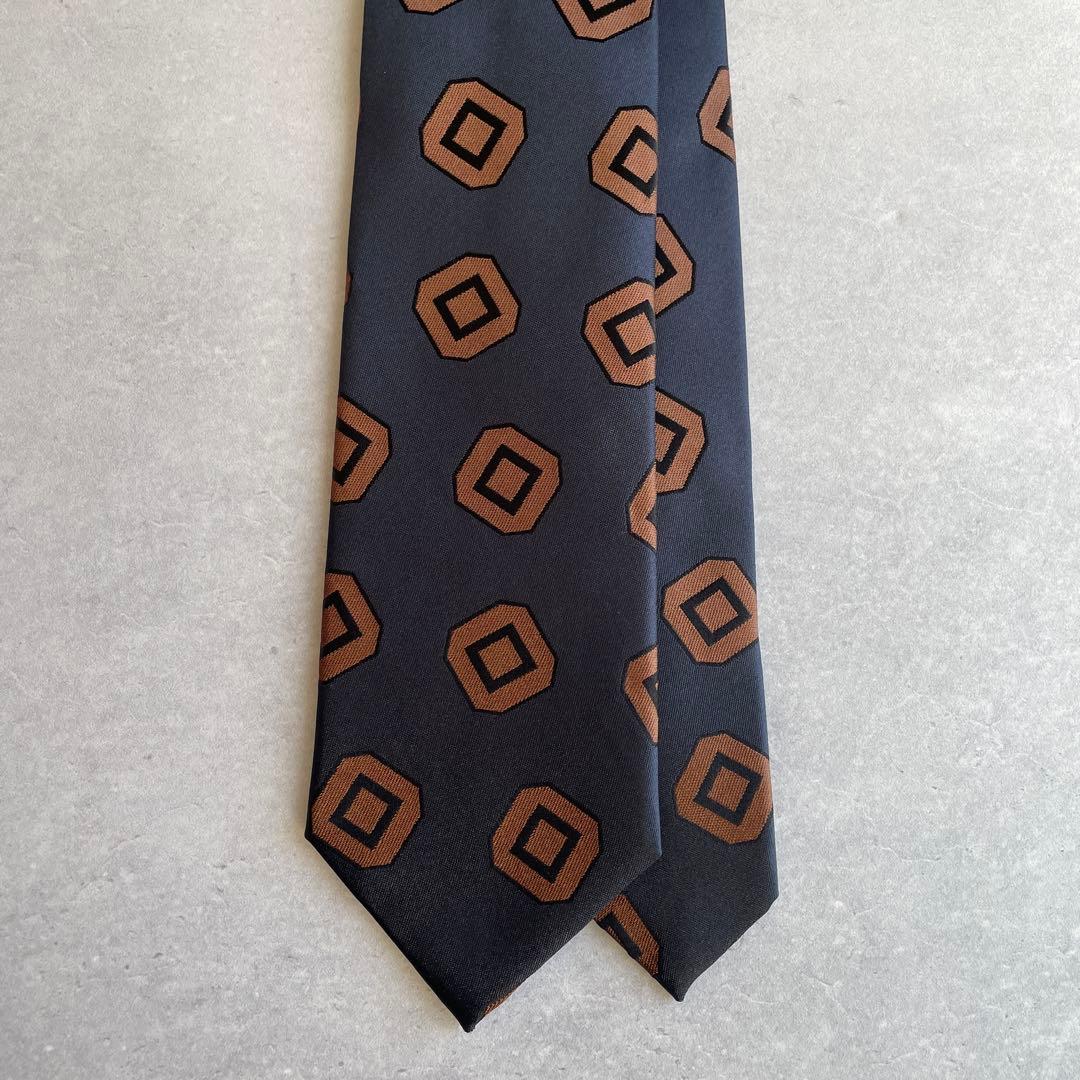 25年新作Holiday&Brownホリデー&ブラウン幾何学ネクタイ