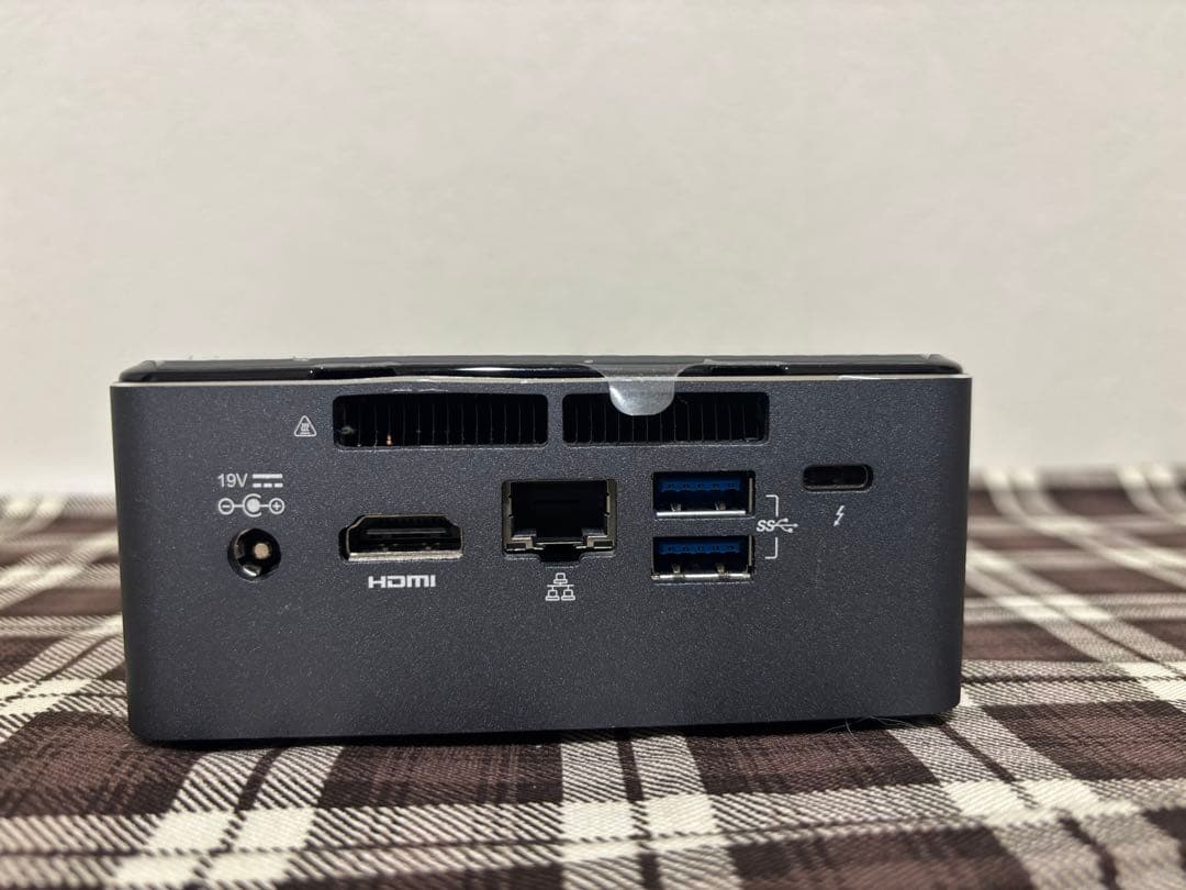 Intel NUC NUC715BNH ミニPC