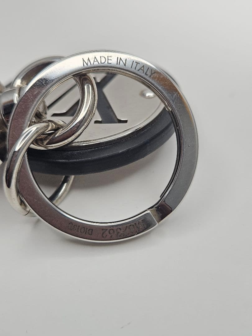 LOUIS VUITTON ルイヴィトン ポルトクレ・LVサークル　チャーム