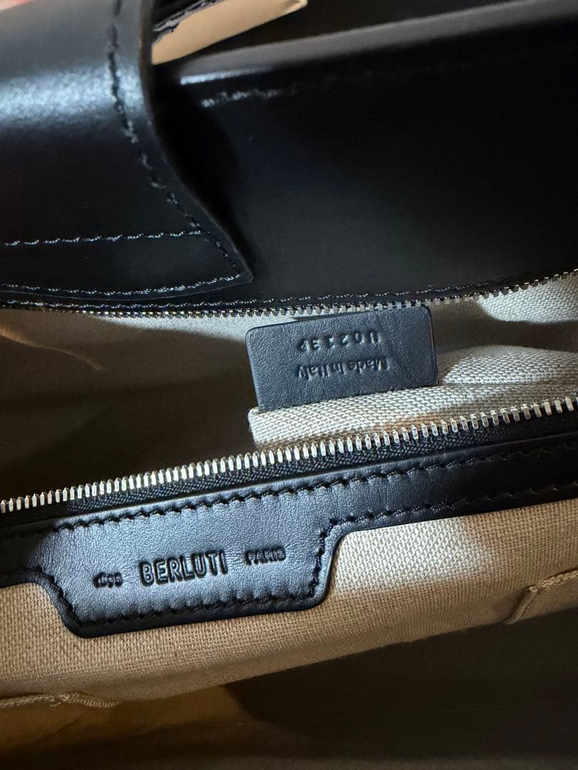 49万ベルルッティberlutiトゥジュールミニネオスクリットレザートートバッグ